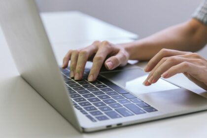 searching information data on internet