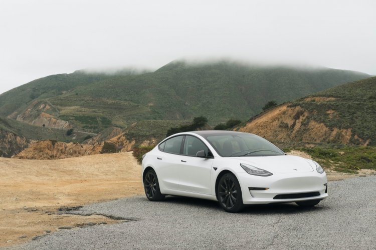 tesla-leapfrogs-the-competition-in-interbrand