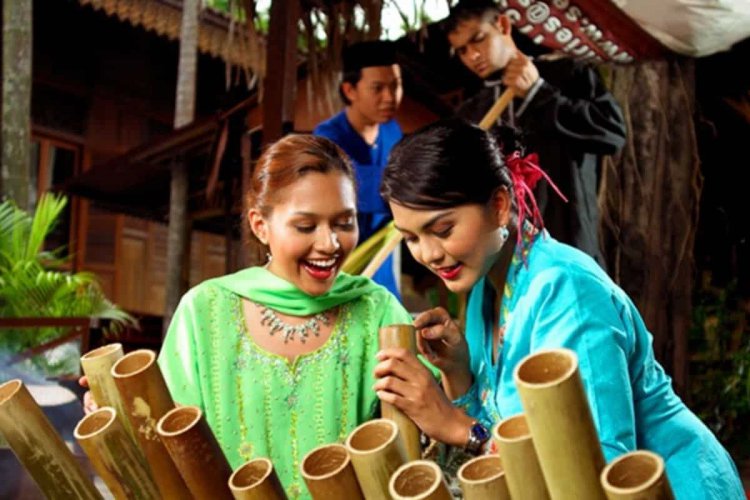 experience-the-festivities-at-home-with-“raya-#bersamasaya-#dirumah”