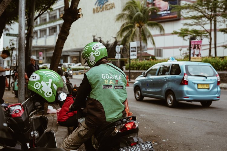 gojek-launches-latest-creative-campaign-encouraging-consumers-to-take-off-peak-rides