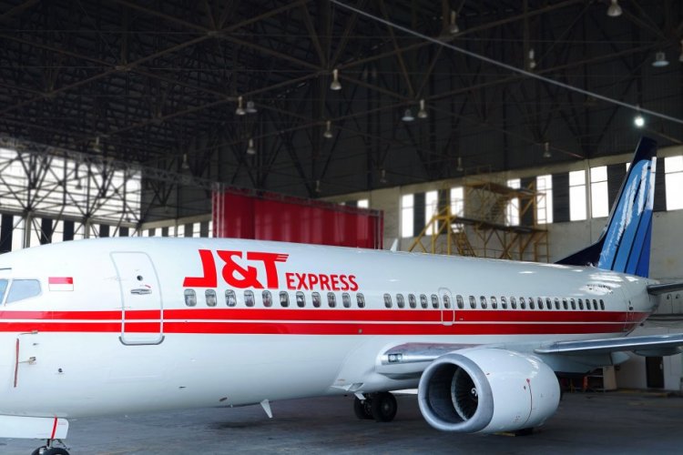 j&t-express-thailand-is-ready-to-serve-customers-sending-packages-overseas-via-newly-launched-international-standard-express