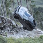 new-behind-the-scenes-footage-shows-range-rover-sport-svr-preparing-to-make-an-impact-in-new-james-bond-film