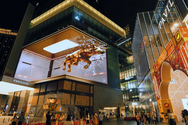 the-first-of-its-kind-3d-show-of-the-golden-bull-charging-into-pavilion-kl-this-chinese-new-year