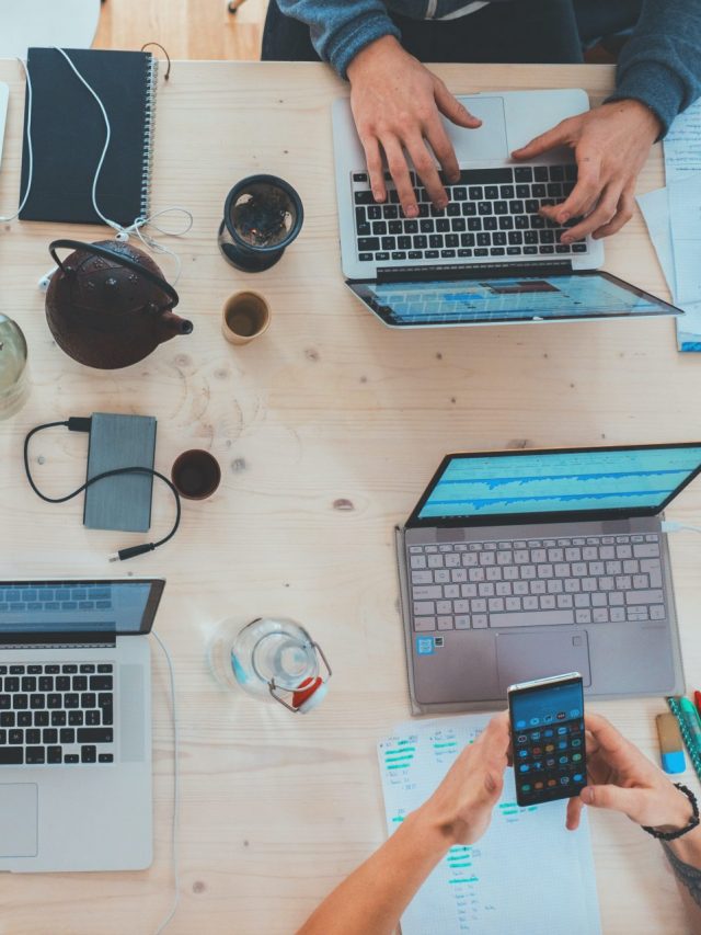 marvin-meyer-SYTO3xs06fU-unsplash