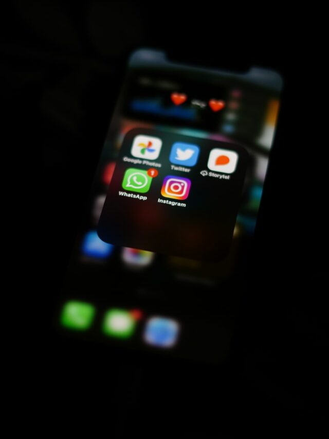 black iphone 4 turned on screen