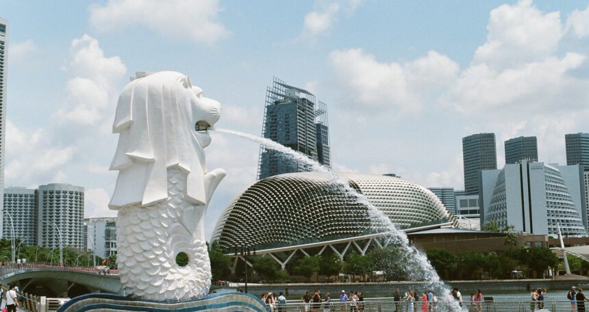 Surging Singapore: Ultra-Wealthy Population Projected To Grow By 17.7% By 2027