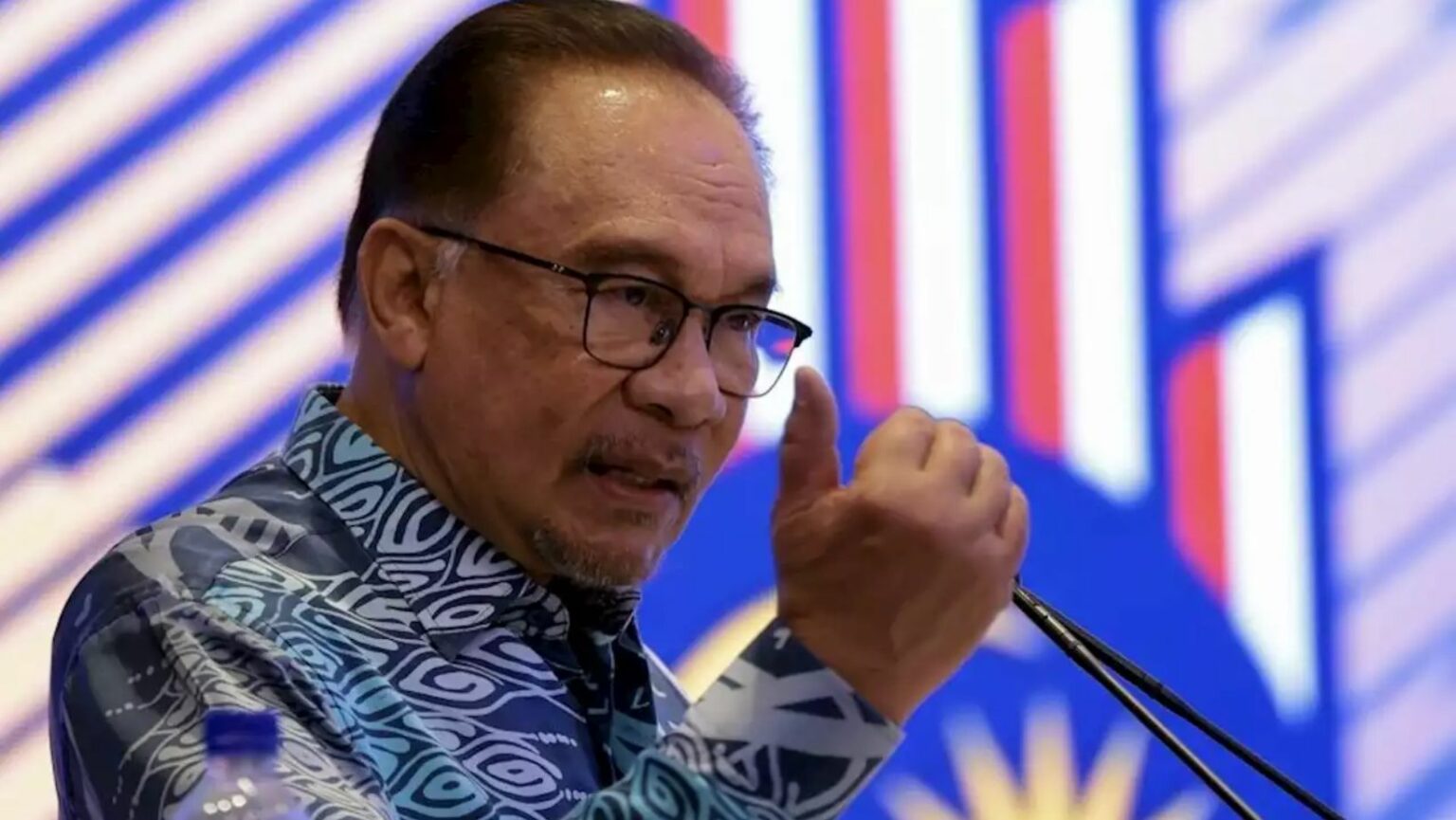 Anwar Ibrahim Dismisses PN's 'Envy Disease'