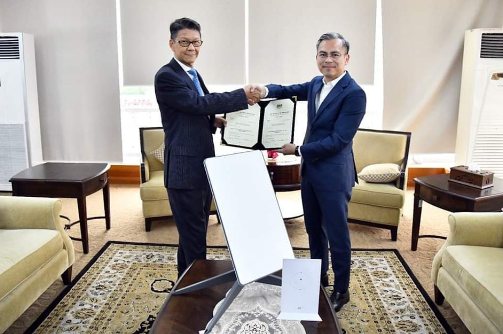 Minister of Communications and Digital of Malaysia Fahmi Fadzil has announced that Starlink has now received a Network Facility and Service Provider