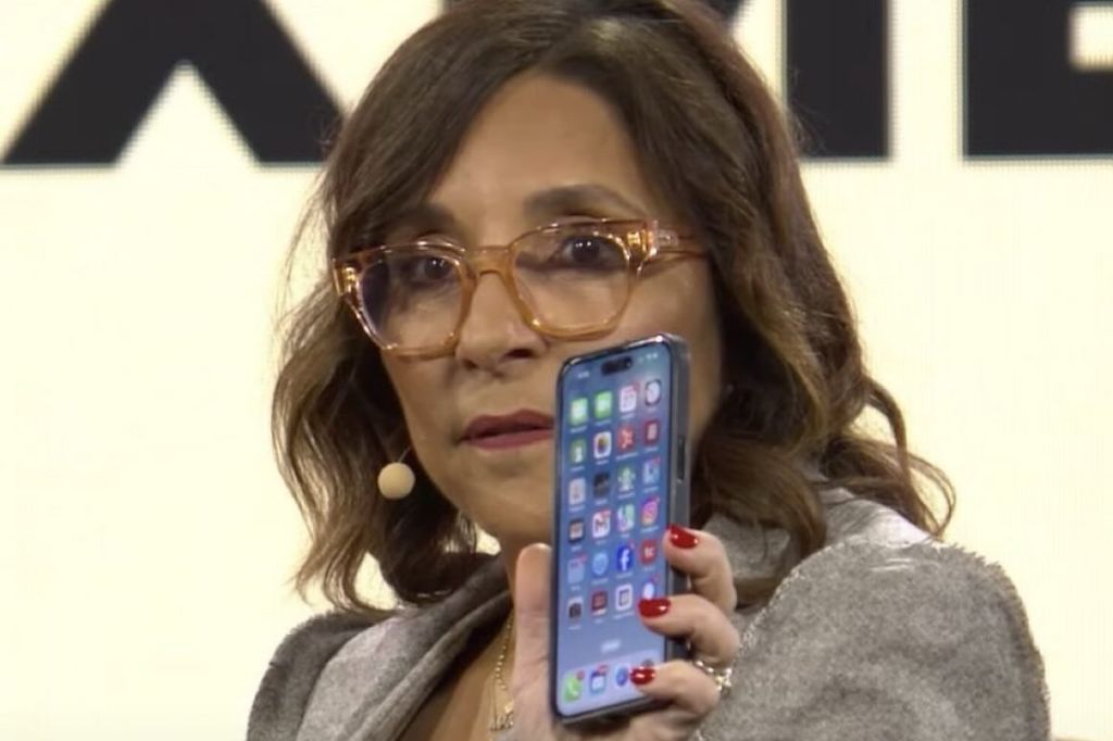 Linda Yaccarino held up her phone, revealing X isn’t even on her home screen.