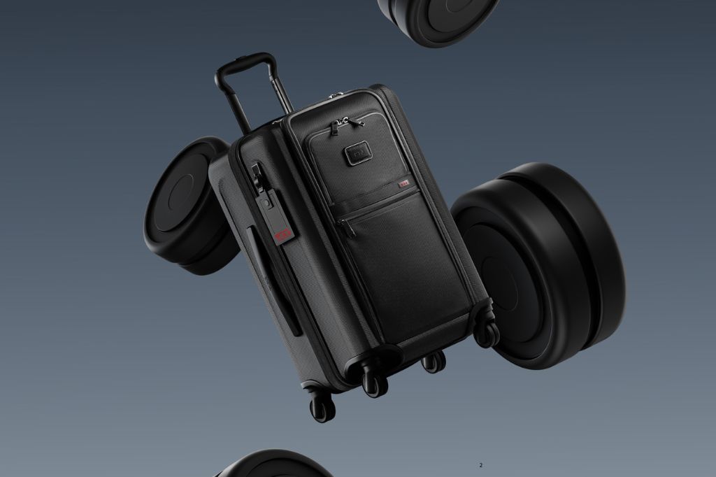 TUMI-Unveils-the-Pinnacle-of-Innovation-with-Its-Alpha-X-and-Alpha-Hybrid-Collections-in-Fall-2023-Campaign