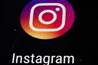 Instagram Pioneers New Sticker Feature