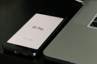 Mobile screen with G Pay icon