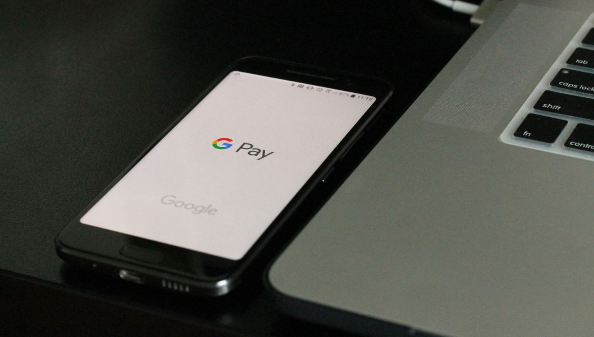 Mobile screen with G Pay icon