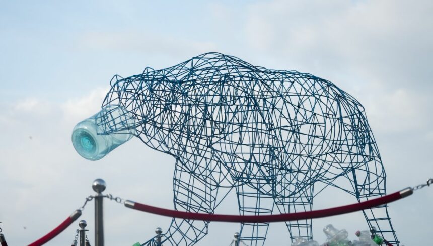 Anant Bhai Ambani’s Vantara Unveils Striking Wildlife Sculptures in Mumbai to Expose the Hidden Threat of Plastic Pollution (1)